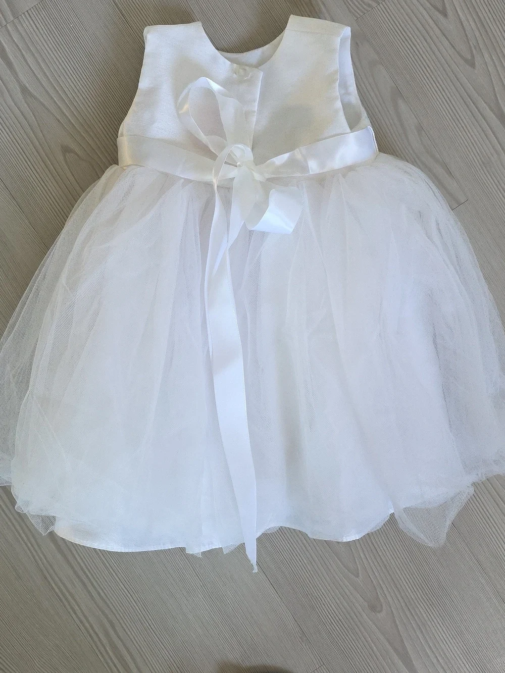 David's Bridal Tulle Flower Girl Dress In White - Picture 2 of 8